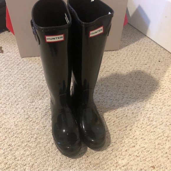 Hunter Shoes - NEW ❤️❤️❤️ Hunter Black Women's Winter & Rain Boots